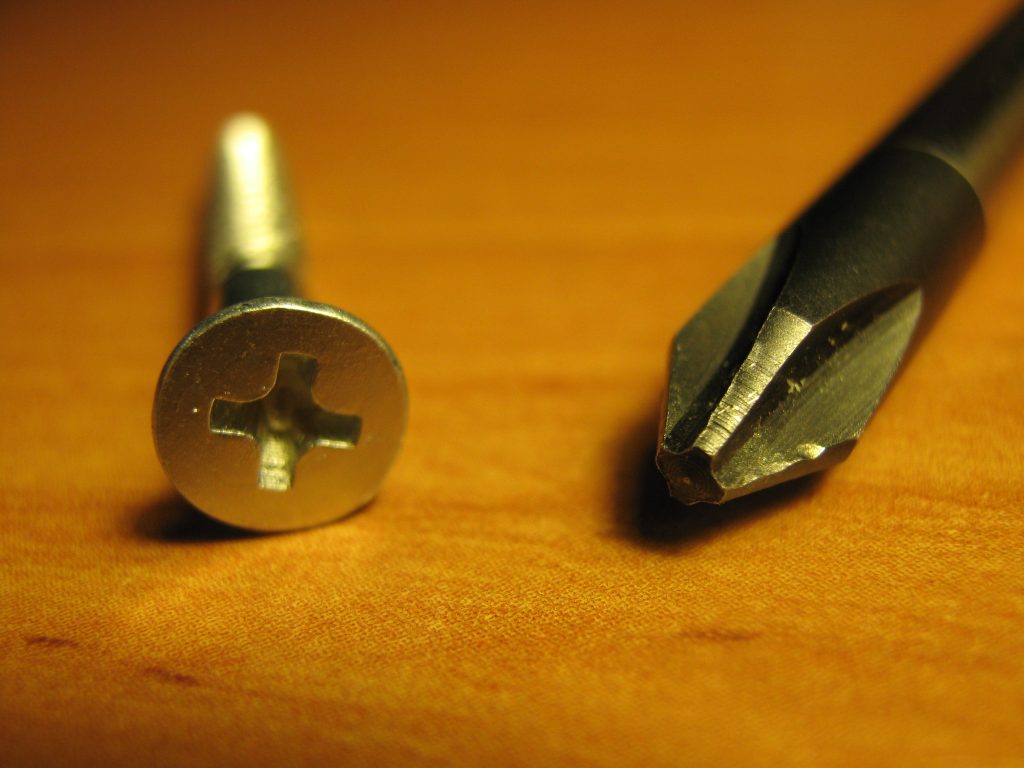 phillips_screwdriver_and_screw
